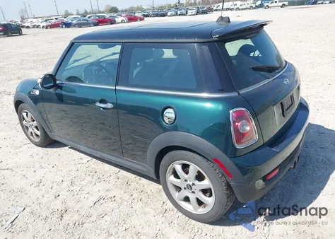 2010 Mini Cooper S из США, поврежденный, VIN WMWMF7C59ATZ72404